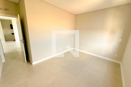 Apartamento para alugar com 2 quartos, 70m² em Ingleses do Rio Vermelho, Florianópolis