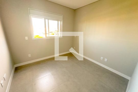 Quarto de apartamento para alugar com 2 quartos, 70m² em Ingleses do Rio Vermelho, Florianópolis