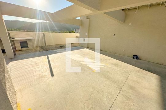 Garagem de apartamento para alugar com 2 quartos, 70m² em Ingleses do Rio Vermelho, Florianópolis