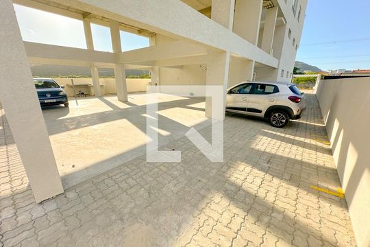 Garagem de apartamento para alugar com 2 quartos, 70m² em Ingleses do Rio Vermelho, Florianópolis
