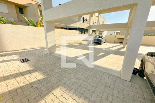 Garagem de apartamento para alugar com 2 quartos, 70m² em Ingleses do Rio Vermelho, Florianópolis