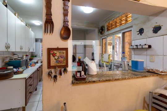 Copa de casa para alugar com 3 quartos, 210m² em Água Branca, São Paulo