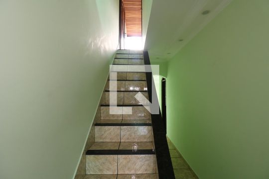Escada de casa para alugar com 2 quartos, 140m² em Jardim Milena, Santo André