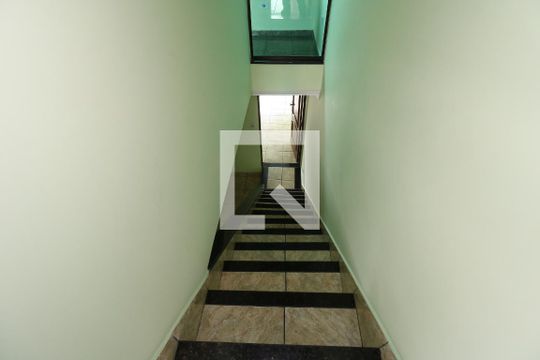 Escada de casa para alugar com 2 quartos, 140m² em Jardim Milena, Santo André
