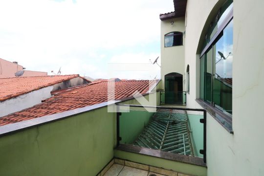 Área de Serviço externo de casa para alugar com 2 quartos, 140m² em Jardim Milena, Santo André