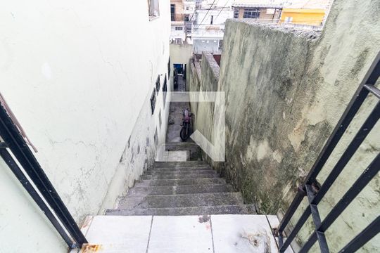 Acesso para Garagem e Salão  de casa à venda com 1 quarto, 280m² em Vila Liviero, São Paulo