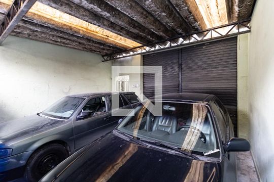 Garagem  de casa à venda com 1 quarto, 280m² em Vila Liviero, São Paulo