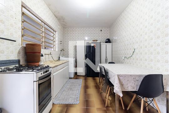 Cozinha de casa à venda com 1 quarto, 280m² em Vila Liviero, São Paulo