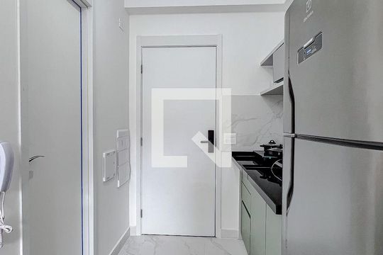 Cozinha de kitnet/studio à venda com 1 quarto, 21m² em Paraíso, São Paulo