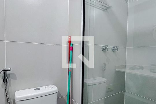 Banheiro de kitnet/studio à venda com 1 quarto, 21m² em Paraíso, São Paulo