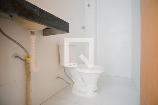 Banheiro de apartamento para alugar com 2 quartos, 33m² em Chácara Califórnia, São Paulo