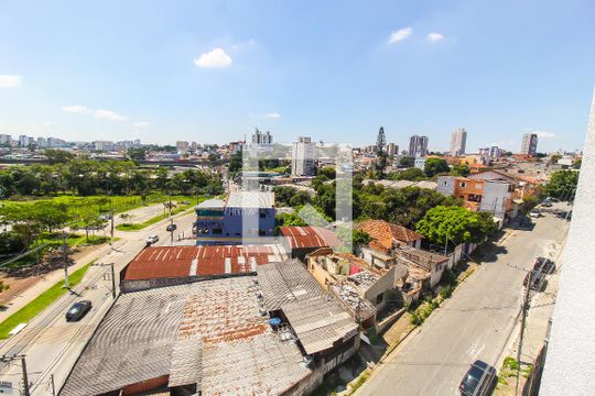 Vista da Sacada e área de serviço de apartamento à venda com 2 quartos, 50m² em Vila Carmosina, São Paulo