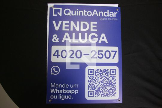 Placa Quinto Andar de apartamento à venda com 1 quarto, 45m² em Taquara, Rio de Janeiro