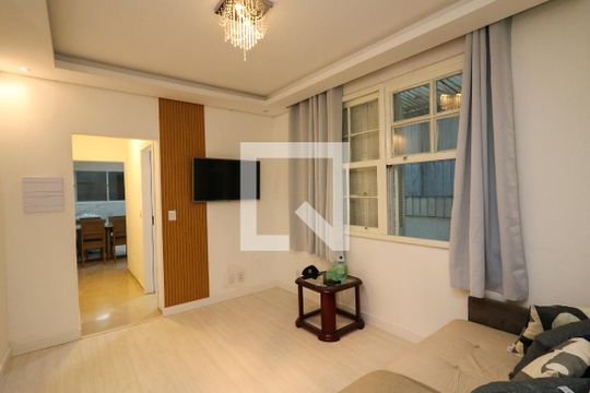 Apartamento à venda com 3 quartos, 80m² em Azenha, Porto Alegre