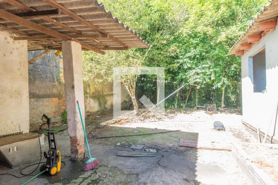 Quintal de casa à venda com 3 quartos, 80m² em Ipanema, Porto Alegre
