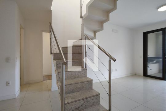 Sala de apartamento para alugar com 4 quartos, 280m² em Barra da Tijuca, Rio de Janeiro
