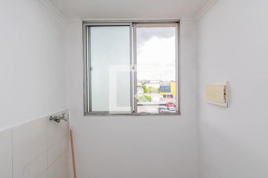 Área de Serviço de apartamento para alugar com 2 quartos, 46m² em Jardim Santa Teresinha, São Paulo