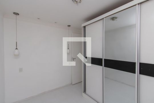 Quarto 1 de apartamento para alugar com 2 quartos, 46m² em Jardim Santa Teresinha, São Paulo