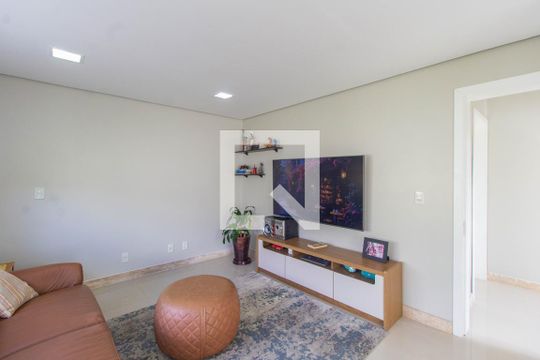 Casa à venda com 3 quartos, 300m² em Rio Branco, Canoas
