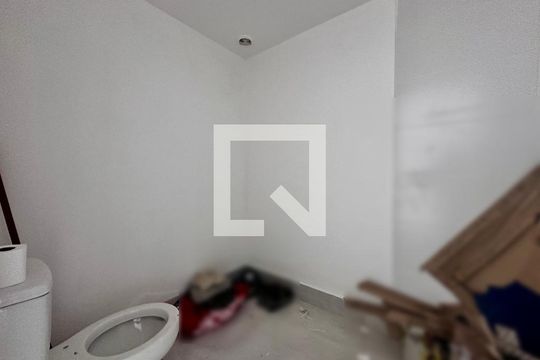 Banheiro de kitnet/studio para alugar com 1 quarto, 29m² em Santo Amaro, São Paulo