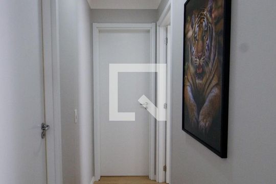 Corredor de apartamento para alugar com 2 quartos, 41m² em Vila Andrade, São Paulo