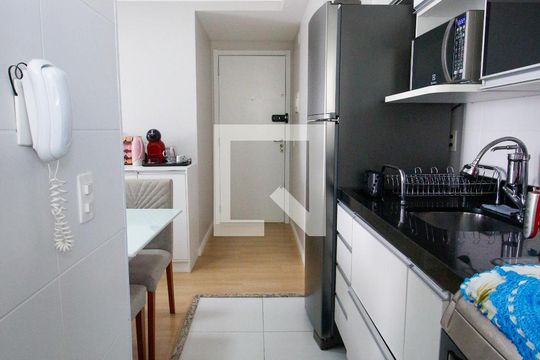 Cozinha de apartamento para alugar com 2 quartos, 41m² em Vila Andrade, São Paulo
