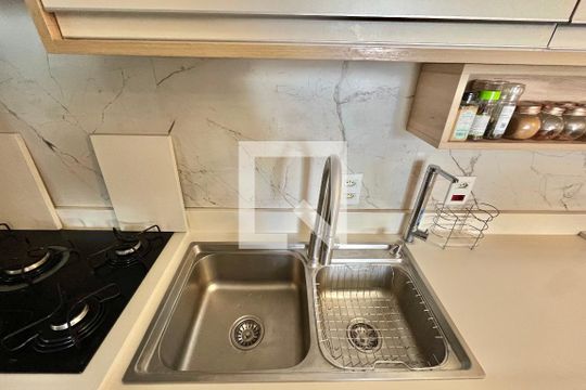 Cozinha  de apartamento à venda com 2 quartos, 37m² em Chácara Inglesa, São Paulo