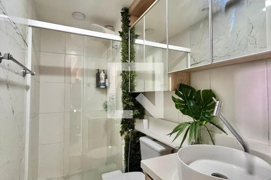Banheiro  de apartamento à venda com 2 quartos, 37m² em Chácara Inglesa, São Paulo