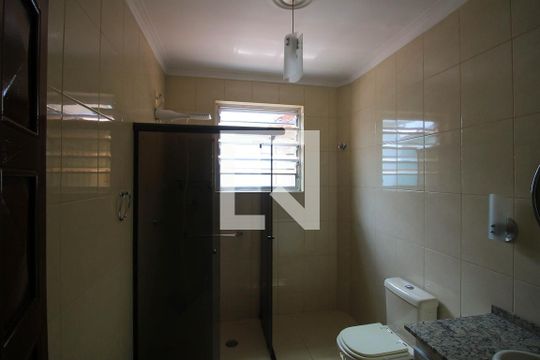 Banheiro de casa para alugar com 4 quartos, 215m² em Vila Prudente, São Paulo