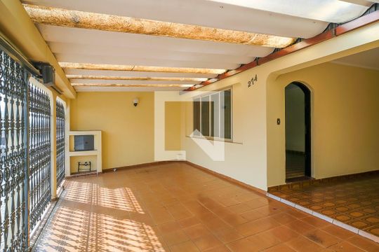 Garagem de casa à venda com 3 quartos, 240m² em Santa Maria, Santo André