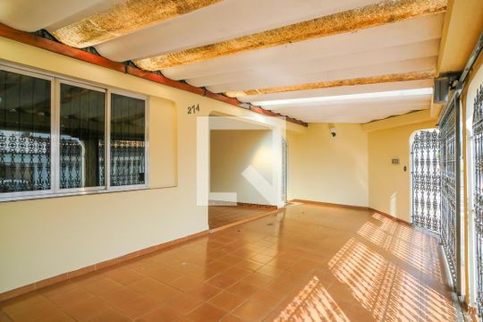 Garagem de casa à venda com 3 quartos, 240m² em Santa Maria, Santo André