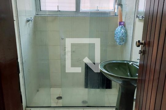 Banheiro de casa à venda com 3 quartos, 100m² em Vila Madalena, São Paulo