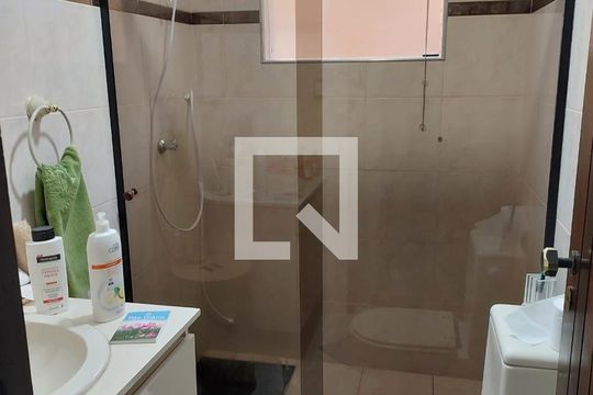 Banheiro de casa à venda com 3 quartos, 100m² em Vila Madalena, São Paulo