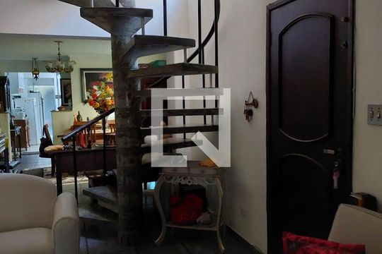 Sala de casa à venda com 3 quartos, 100m² em Vila Madalena, São Paulo
