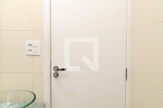 Banheiro de apartamento à venda com 2 quartos, 50m² em Vila Gustavo, São Paulo