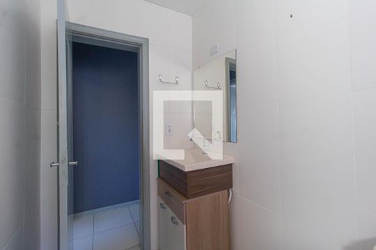 Banheiro de apartamento à venda com 1 quarto, 47m² em Centro, São Leopoldo