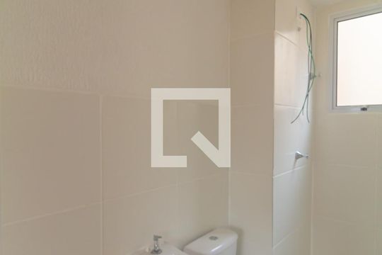 Banheiro de apartamento à venda com 2 quartos, 41m² em Fátima, Canoas
