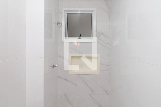 Banheiro de apartamento para alugar com 2 quartos, 44m² em Vila Isolina Mazzei, São Paulo