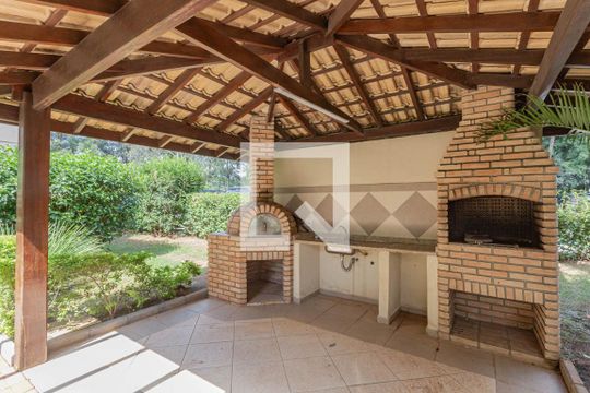 Área comum - Churrasqueira de apartamento para alugar com 2 quartos, 50m² em Vila Liviero, São Paulo