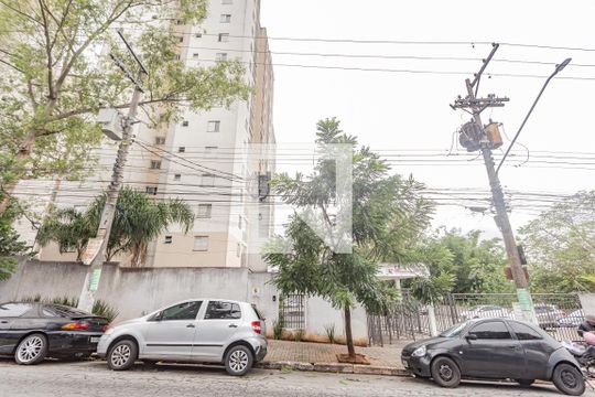 Fachada de apartamento para alugar com 2 quartos, 50m² em Vila Liviero, São Paulo