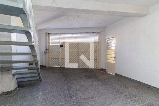 Garagem de casa para alugar com 2 quartos, 160m² em Parada Xv de Novembro, São Paulo
