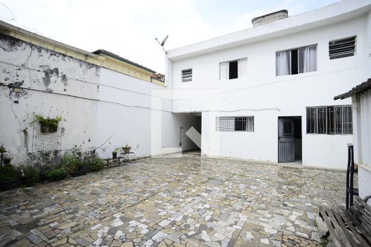 Quintal de casa para alugar com 5 quartos, 350m² em Cambuci, São Paulo