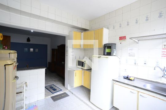 Sala/Cozinha de casa para alugar com 5 quartos, 350m² em Cambuci, São Paulo