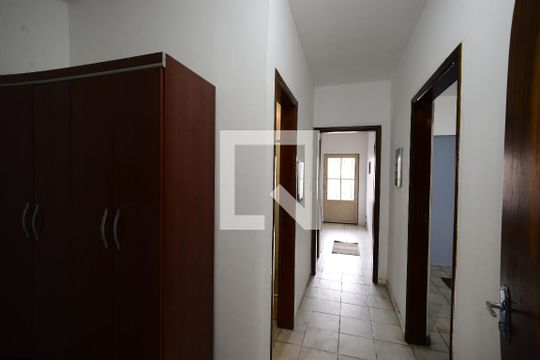 Corredor de casa para alugar com 5 quartos, 350m² em Cambuci, São Paulo