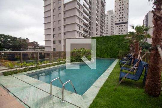 Área comum - Piscina de apartamento à venda com 1 quarto, 32m² em Campo Belo, São Paulo