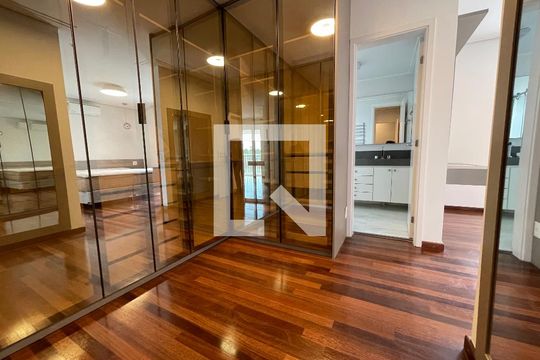 Closet da suíte 1 de apartamento à venda com 3 quartos, 171m² em Jardim Boa Vista (zona Oeste), São Paulo