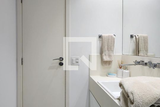 Banheiro da Suíte 3 de apartamento à venda com 4 quartos, 242m² em Nova Petrópolis, São Bernardo do Campo