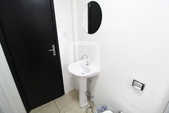 Banheiro Social de apartamento para alugar com 2 quartos, 80m² em Daniel Fonseca, Uberlândia