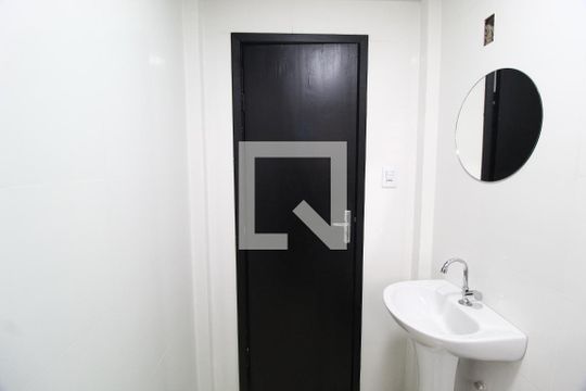 Banheiro Social de apartamento para alugar com 2 quartos, 80m² em Daniel Fonseca, Uberlândia