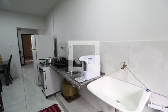 Cozinha de apartamento para alugar com 2 quartos, 80m² em Daniel Fonseca, Uberlândia
